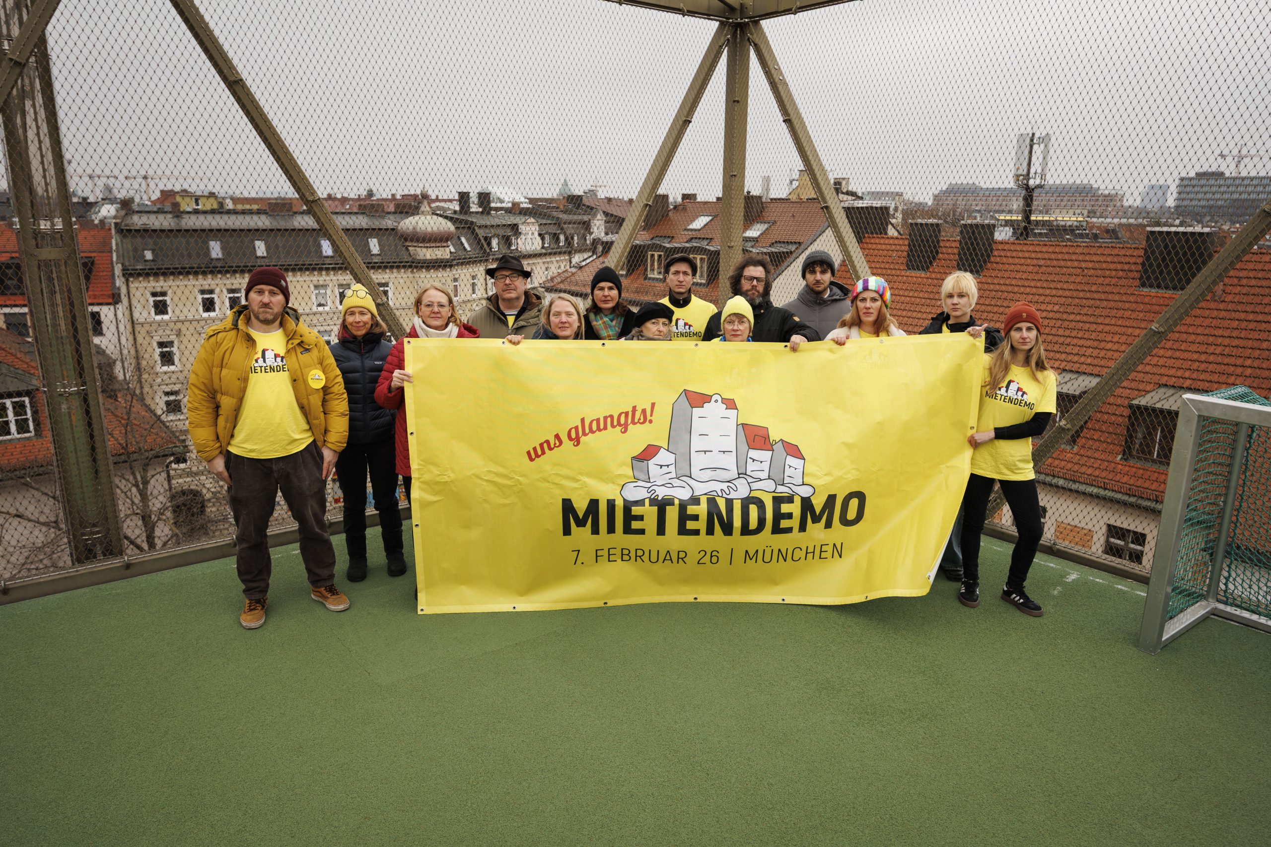 Pressetermin mit dem Team der Mietendemo auf dem Dach des Bellevue di Monaco. Foto: Philipp Gülland